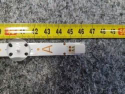 Podsvětlení - LED pásek E306084 SVV490A45_A_UHD_7LED_Rev03_160805  pro Hitachi 55HK5W64