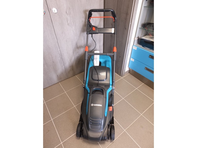 Gardena Elektrická sekačka PowerMax 1600/37