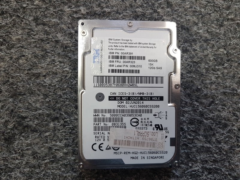 00AR323 IBM 00MJ310 600GB 15K SAS 2.5in V7000 GEN2 Hard Drive 00AR391