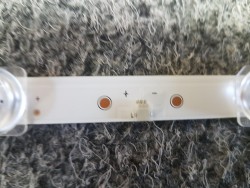 Podsvětlení- LED páseky CRH-BX43X1U513030T0211069-REV1.0 pro TV Hisense 43AE7000F