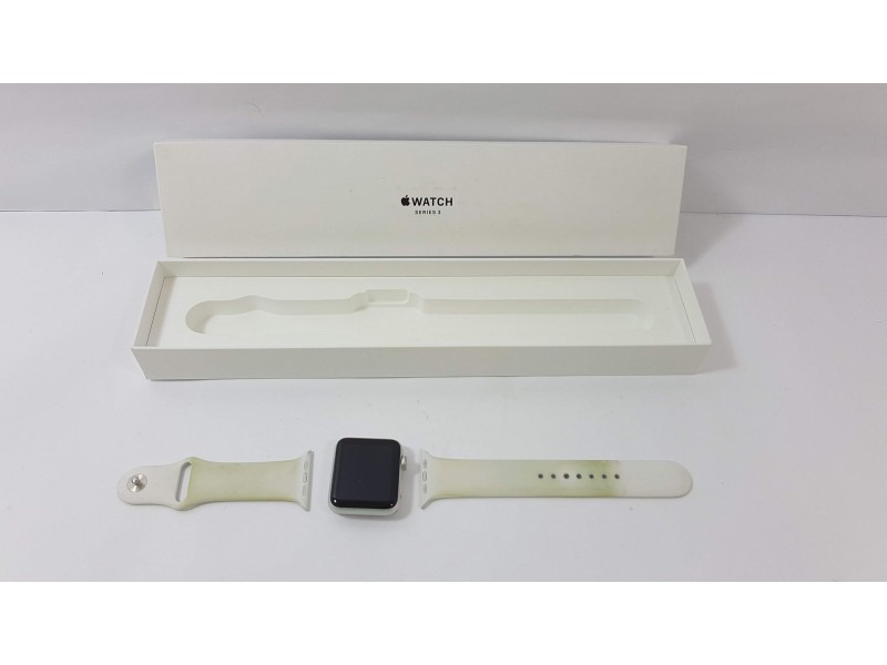 Apple Watch Series 3 42mm GPS Stříbrný hliník s bílým sportovním řemínkem - na díly