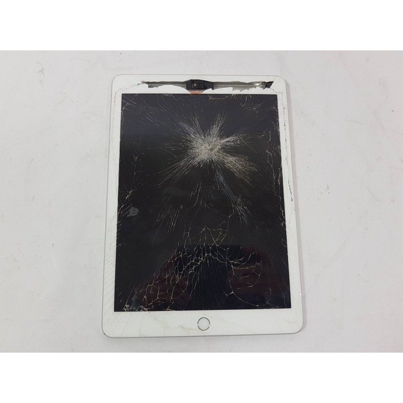 iPad (6th generation) 128GB Silver na náhradní díly
